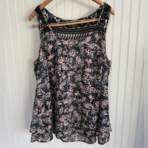 Torrid Floral Tank Top 100% Cotton with Black and Pink Pattern
